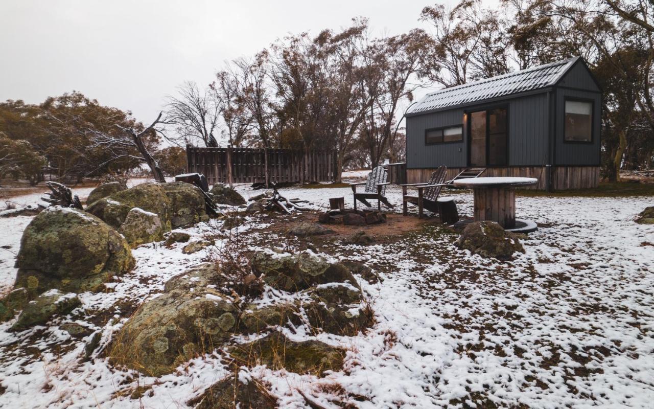 Big Yard Escapes - Two Off-Grid Tiny Houses On The Mowamba River Jindabyne Exterior foto