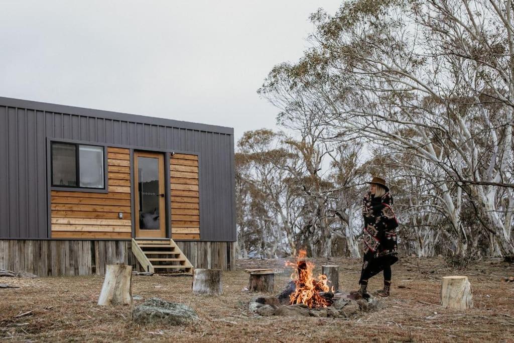 Big Yard Escapes - Two Off-Grid Tiny Houses On The Mowamba River Jindabyne Exterior foto