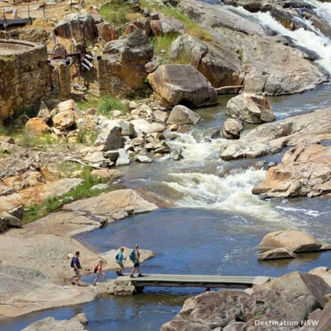 Big Yard Escapes - Two Off-Grid Tiny Houses On The Mowamba River Jindabyne Exterior foto