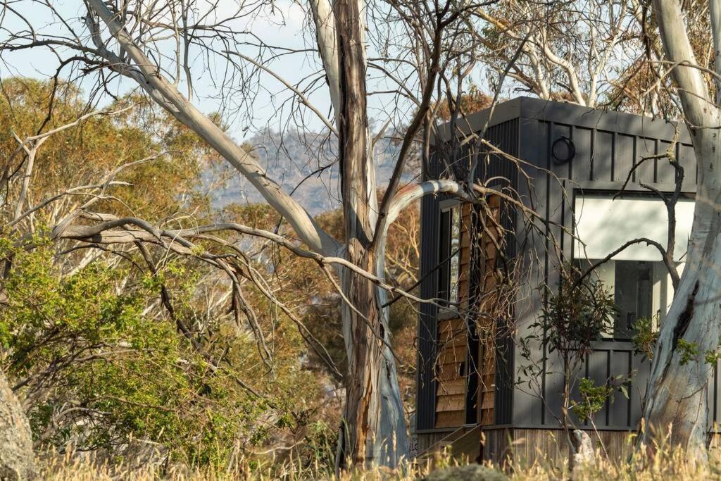 Big Yard Escapes - Two Off-Grid Tiny Houses On The Mowamba River Jindabyne Exterior foto