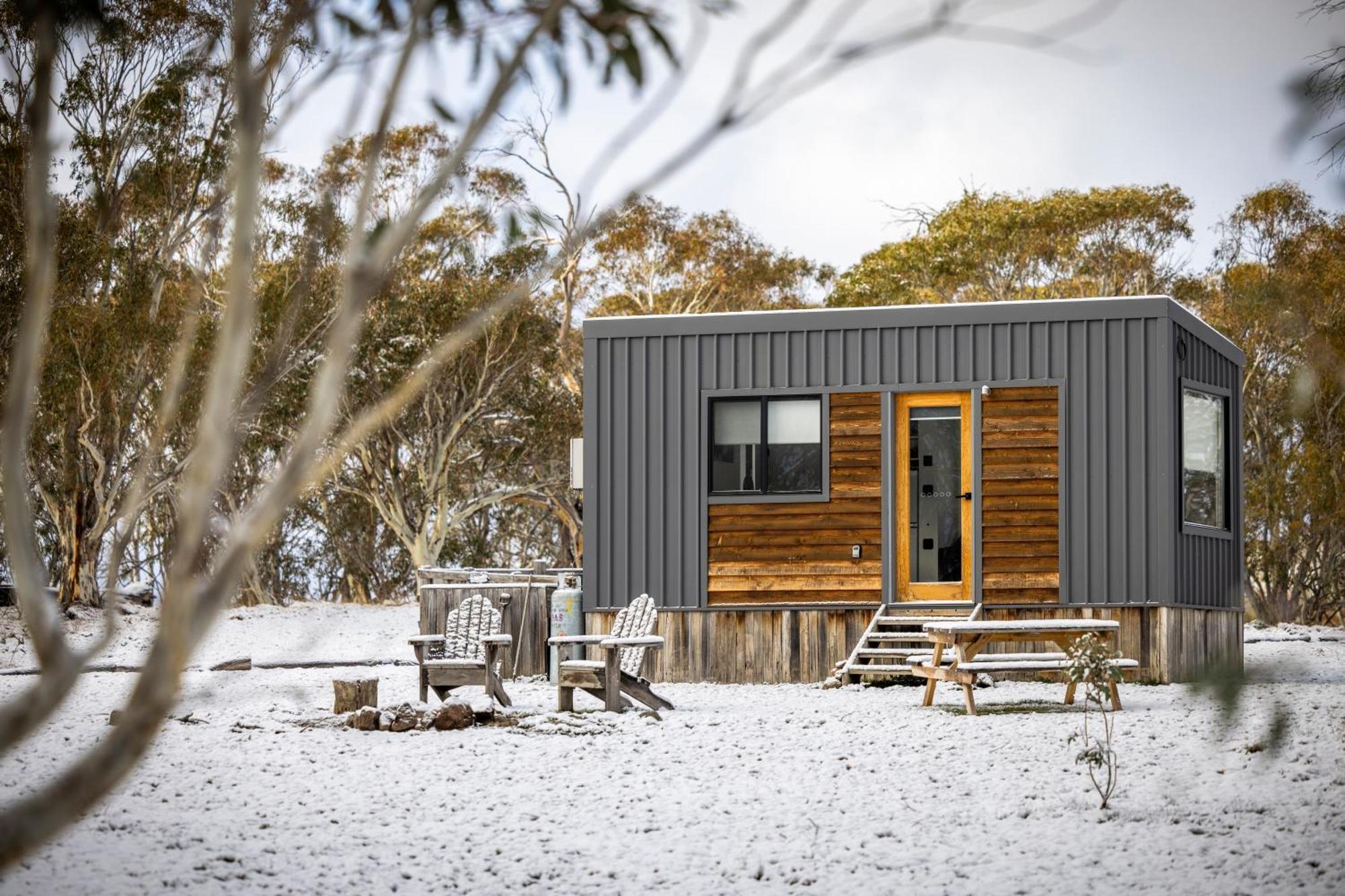 Big Yard Escapes - Two Off-Grid Tiny Houses On The Mowamba River Jindabyne Exterior foto